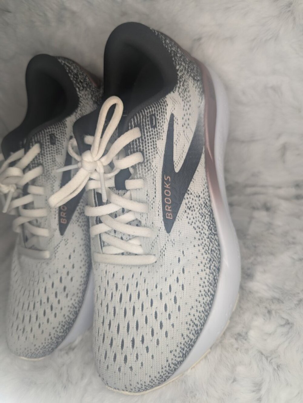Brooks Ghost 16 Women's Size 8 White Gray Running Shoes EUC - Picture 9 of 16